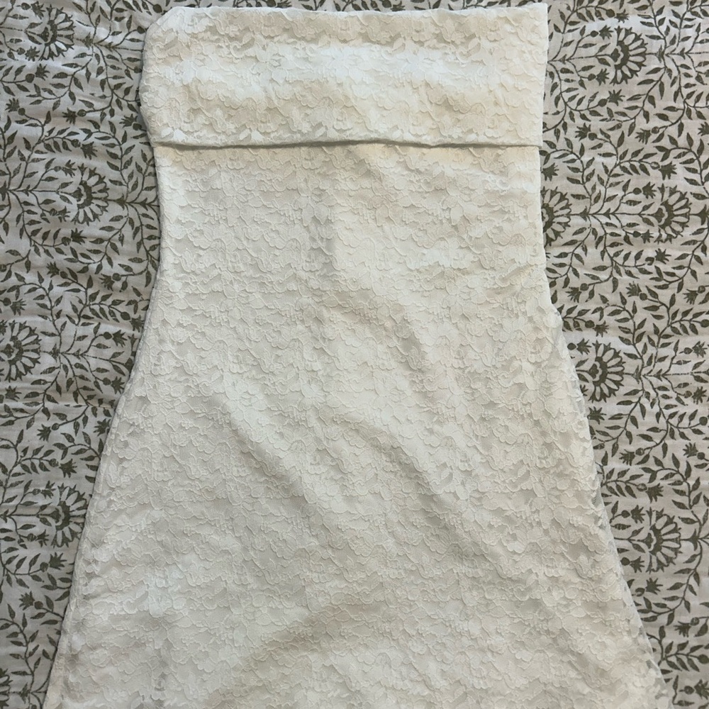 Beginning Boutique Strapless White Lace Dress